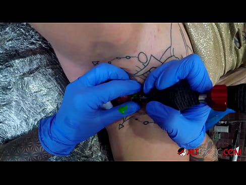 ❤️ Sully Savage, o bunăciune extrem de tatuată, și-a făcut un tatuaj pe clitorisul ei ☑  at ro.yh9n.top ❌️❤